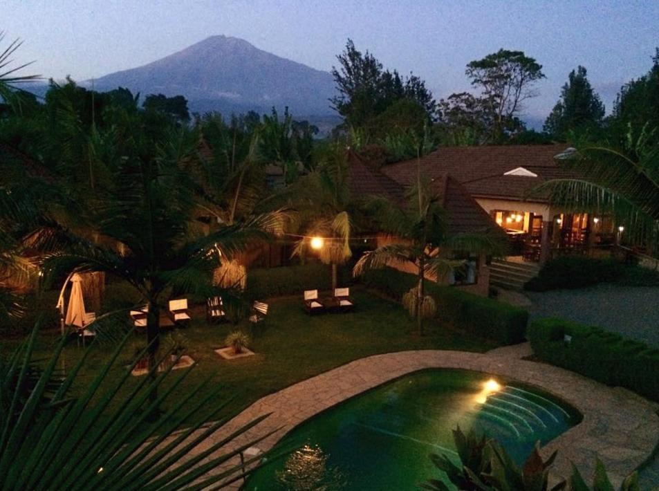 Ahadi Lodge Arusha Ngoại thất bức ảnh
