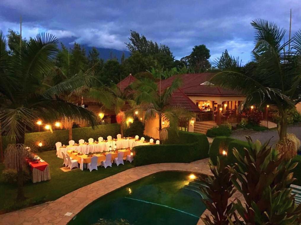 Ahadi Lodge Arusha Ngoại thất bức ảnh